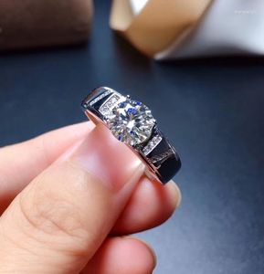 Кольца кластера 2023 Сверкающее кольцо с муассанитом для мужчин Настоящее серебро 925 пробы 1,5 карата Размер драгоценного камня Подарок на день рождения Блестящий лучше, чем бриллиант Сильная сила