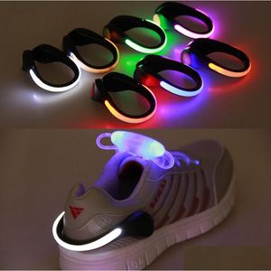 Andra evenemangsfestleveranser LED Flash Shoe Clip Light Up Glow in the Dark for Dancing Skating Night Running Safty Gear Battery Repl Dheyh