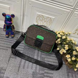 2023 Upgraded version of high quality men's messenger bag Fashion camera bag shoulder bag crossbody bag Seiko detailed factory direct sales