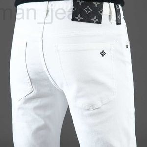 Jeans da uomo firmati Xintang Tinta unita per uomo Autunno e inverno Moda europea Versione coreana Casual Elastico Slim Fit Pantaloni a gamba dritta piccoli JOSV