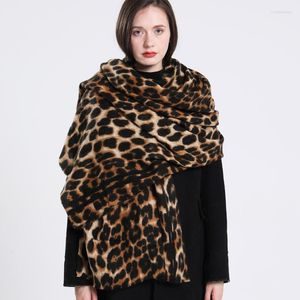 Halsdukar vinter varma kvinnor halsduk mode leopard tryck damer tjocka sjalar och lindar kvinnlig foulard kashmir filt bufanda