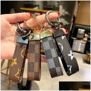 Keychains Lanyards Luxury Men Buckle Leather Pu Keychain Business Gift Key Chain Women Car Strap Waist Wallet Keyrings Drop Delive Dhjkm