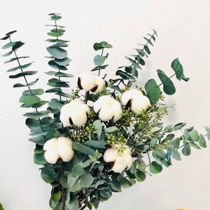 Getrocknete Blumen, natürliche Weihnachtsdekoration, konservierter Eukalyptus, Lavendel, Arrangement, Neujahrsdekoration