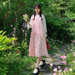 Lässige Kleider Süßes süßes rosa Trägerkleid Sommer Mori Damen Kawaii Schleife Lose Blume geprägte Schleife Vestidos Girly Midi 2023