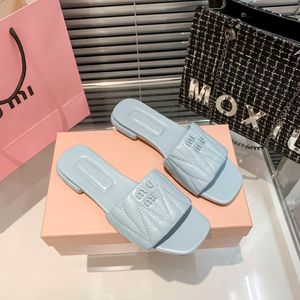 Wholesale Designer slides Sandals Women Luxury Nappa leather Slides Slippers flats Mules Leather Sandals Ladies beach pool slides Outdoor shoes With Box