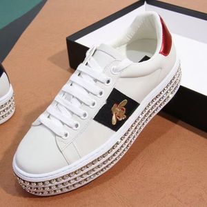 Classic women's ace embroidered platform sneakers retro design shoes White leather with green and red Web and gold thread-embroidered bee women shoe 04