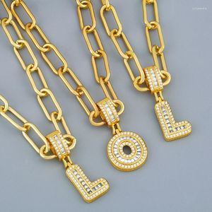 Colares com Pingente FLOLA Chunky Banhado a Ouro Curb Chain Inicial Para Mulheres Cobre Zircão A-Z Colar Alfabeto Hip Hop Punk Jóias Nkes02