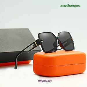 H Sun Eyeglasses Designer Solglasögon Nya kvinnor Polariserade H Trend Fashion Personlig stor ramspegel online populära live med presentförpackning