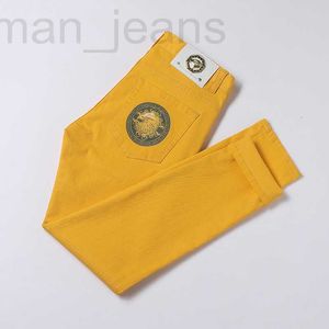 Jeans da uomo firmati Jeans da uomo in tinta unita lavati di marca alla moda con vestibilità slim e pantaloni elasticizzati casual dimagranti con stampa high street F1M0