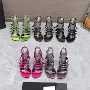 Lyxdesigner Kvinnor Sandaler Metal Letter Buckle High Heel Sandals Hollow spetsar upp High Heel Shoes Summer Fashion Wedding Party Casual Sandaler