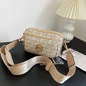 Bel Çantaları Vintage Omuz Çantası Ayarlanabilir Askılı Kadın Baskılı Harf Crossbody Göğüs Çantası Tasarımcı Lüks Yumuşak Deri Bel Paketleri 230627