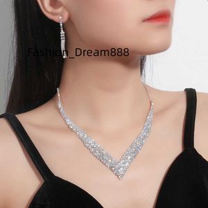 2023 Best Selling Exquisite Full Diamond Necklace Earrings Set Simple and Elegant Clavicle Chain Dress Versatile Accessor
