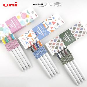 ペン1Set Japan Uni UniBall1つの小さな厚いコアゲルペンリミテッド4cボックス厚のインクQuickDryingUMNS0.5/0.38mm