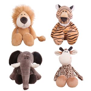Fyllda plyschdjur mjuka dockor djungel lejon elefant tiger hund monkey hjort barn gåva kawaii baby barn hobbie leksaker 230627