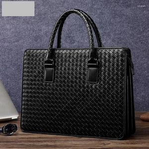 Briefcases Pure Hand Woven Business Briefcase Top Leather Men's Handbag Large Capacity Bag Luxury Bags