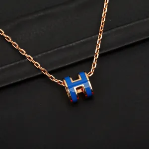 2023 kvalitet charm liten hänge halsband med blå färg design har lådestämpel PS7620 L