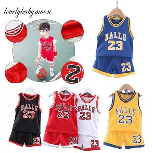 Completi di abbigliamento Ragazzi Sport Abbigliamento da basket Completo estivo Moda per bambini Tempo libero Lettere Gilet senza maniche T-shirt 2 pezzi set bambini 230627