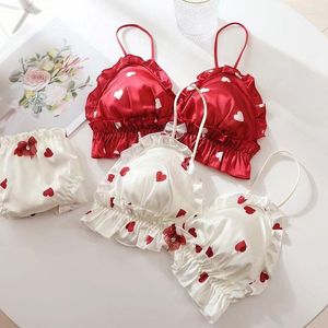 Set di reggiseni Reggiseno e mutandine senza fili Kawaii in stile dolce giapponese Carino intimo con volant Lolita Student Lingerie Set sexy in bralette di pizzo