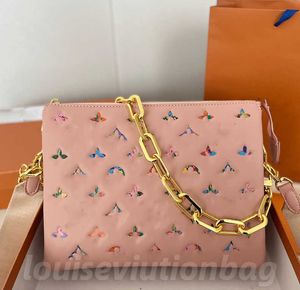 Coussin MM Crossbody Bag Chain Shoulder Women Bolsa de couro genuíno Bolsa Coussin Alças largas em relevo Letra de moda Alta qualidade Alça removível 103097