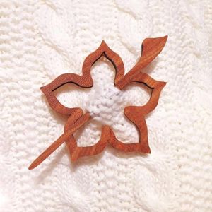 Brooches Cute Wooden Animal Pattern Brooch Pin DIY Handmade Wood Shawl Pins Scarf Buckle Clasp Jewelry Craft Accessories 1 Pcs
