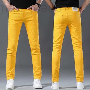 Jeans da uomo firmati Jeans da uomo autunnali e invernali, pantaloni ricamati Medusa gialli in cotone elastico slim fit per giovani, merci europee, lusso leggero D9RD