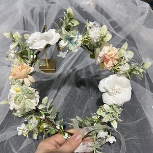 Hårklipp bröllop smycken blommor krona huvudband blommigt huvudstycke justerbar krans krans brud tillbehör ml