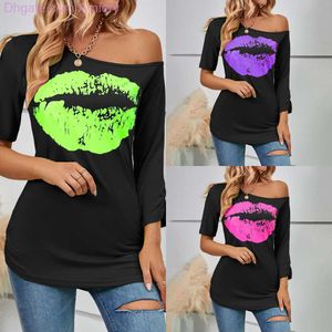 여름 여성 티셔츠 립 프린트 반소매 티셔츠 오프 숄더 불규칙한 패션 슬림 탑 블랙 캐주얼 플러스 사이즈 여성 의류 셔츠 Xxxl