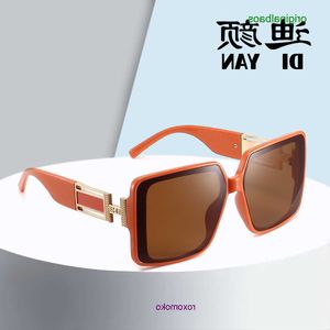 H Sun Eyeglasses Designer Solglasögon Samma typ av H Family Large Frame Fashion Men and Women Ocean Film Box Ins Glasses Iryg With Present Box