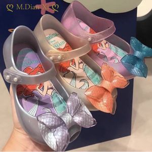 First Walkers 2023 Summer Melissa Jelly Shoes Girls Baotou Sandals Mermaid Bow Scented Soft soled Baby Kids Girl Flats 230628