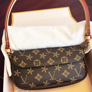 Designer Women's Bamboo Handle Crossbody Bag Luxury Handbag Italian Size 23.5*12*4.3cm Vintage Diana Print Flap Shoulder Handbag leather