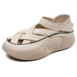 Sandalen frauen Für Sommer 2023 Retro Aushöhlen Echtes Leder Casual Strand Geschlossene Zehe Mode Frau Schuhe Flache Turnschuhe