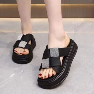 Summer Pine Cake Thick Soled Slippers Fashion Matching Slim Outdoor Comfortable Leisure Beautiful Beach Sandals