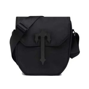 Omuz Çantaları Trapstar tasarımcı erkek messenger çanta crossbody çanta Lüks Retro naylon siyah Gündelik dış mekan Trendy omuz çantası Basit iş giysisi Moda trendi 65ess