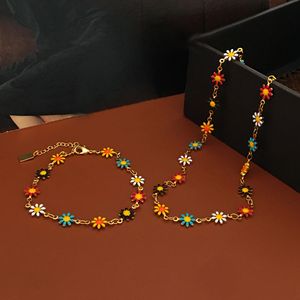 AFSHOR Hochwertige bunte Blume Gänseblümchen Schlüsselbeinkette Halskette Armband für Frauen Mädchen Koreanischer Stil Süße kurze Halsband Statement-Schmuck Halskette