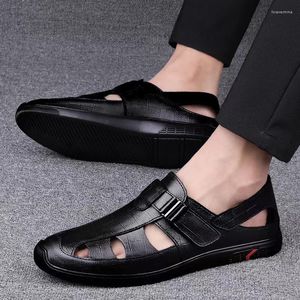 Сандалии из черной кожи, мужские мягкие мужские повседневные открытые туфли с противоскользящими отверстиями, удобные, легкие, ретро, DM-01