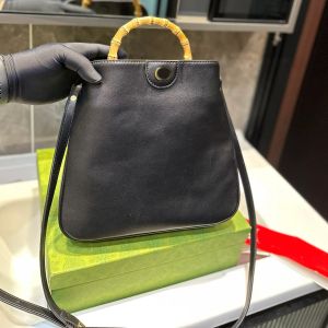 2023 New Bamboo Bag Designer CrossBody Chain Luxury Handbag Fashion One Shoulder Bag Women Letter Purse Phone Wallet Plain versatile