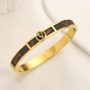 New Style Bracelets Women Bangle Designer Letter V Jewelry Faux Leather Gold Plated Stainless Steel Womens Wristband Wedding Gifts louiselies vittonlies