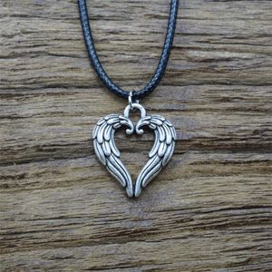 Pendant Necklaces Fashion Creative Heart-shaped Bird Feather Necklace Couple Jewelry Gift