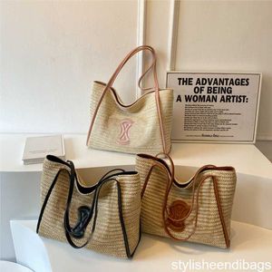 Summer Woven Bag Women 2023 Ny Vintage Single Shoulder Tote Bag Fashion All-In-One stor kapacitet Underarm Straw Bag Casual Handbag Shopping Bag Stylisheendibags