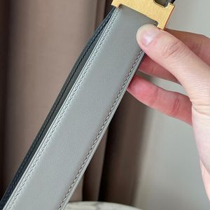 Bälte 32mm Woman Belt Designer Real Calfskin gjord av titanstål Guldpläterad borstad process Can T0p 5A Premiumgåvor Europeisk storlek med ruta 004