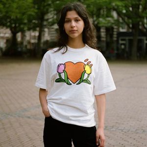 23SS New Women Men's T-Shirts High End Classic Heart Graphic Tulip Printing Tee Summer Beach Respirável Street Fashion Casual Manga Curta TJAMMTX331