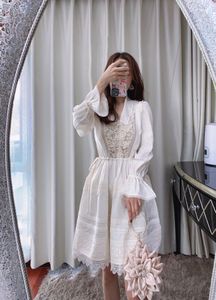 NY S -ELF - Portrait Lace Patchwork Beige Long Sleeved Doll Lapel Liten Loyst Montering Dress