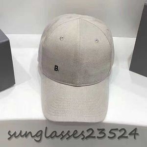 Tasarımcı Erkekler Kadınlar Klasik Alfabe beyzbol şapkası Snapback Cap Açık ayarlanabilir vizör Siyah işlemeli Süper yüksek kaliteli çok renkli Gri şapka