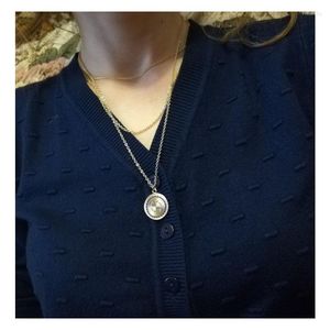 Collane con ciondolo 2023 Moneta incisa rotonda color oro alla moda con quattro diverse catene a strati Collana per gioielli eleganti da donna