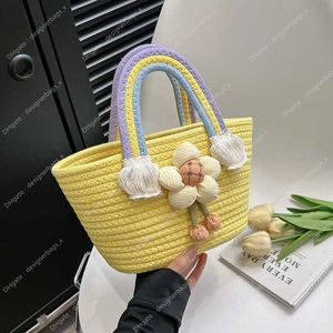 Totes Designer Handbag Women bag and Minimalist Woven Sunflower Handbag 2023 New Small Fresh Grass Bags Texture Crossbody for Fashionable toiletry pouch