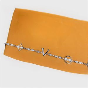 Luxus-Buchstaben-Armband, weiß, Designer, modisches Charm-Mädchen-Armband, Gold und Silber, Marken-Hochzeitsfeier-Schmuck, 19 cm, verstellbarer Vakuum-Beschichtungsprozess