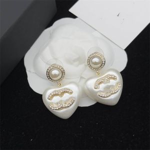 Senaste örhängen CCITY DESIGNER Luxury Stud Women Jewelry Gold Earring High-Acalit Heart-Shaped Woman Ear Ohrring 7833