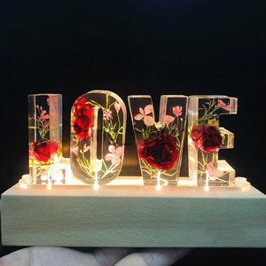 Andere Heimdekoration, individuell gestaltete Buchstaben von A bis Z, getrocknete Blumen, Holz-Nachtlicht, kreative romantische Tischlampe, Geschenk für Paare, Valentinstag, Kindergeburtstag, J230629