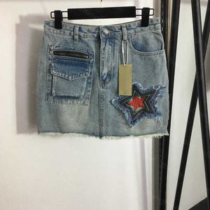 Gonne firmate 23ss Abbigliamento donna Gonna corta in denim a cinque punte ricamata Pantaloni di sicurezza foderati con abiti da donna di alta qualità A1