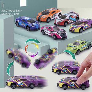 Electricrc Car Flip Stunt Car Alloy Dra tillbaka 4WD Racing Car Model Cool Graffiti Friction Diecasting Toys For Kids Boys Children Christmas Gift 230629